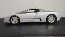 Burago Diamonds Series Bugatti EB 110 1/18