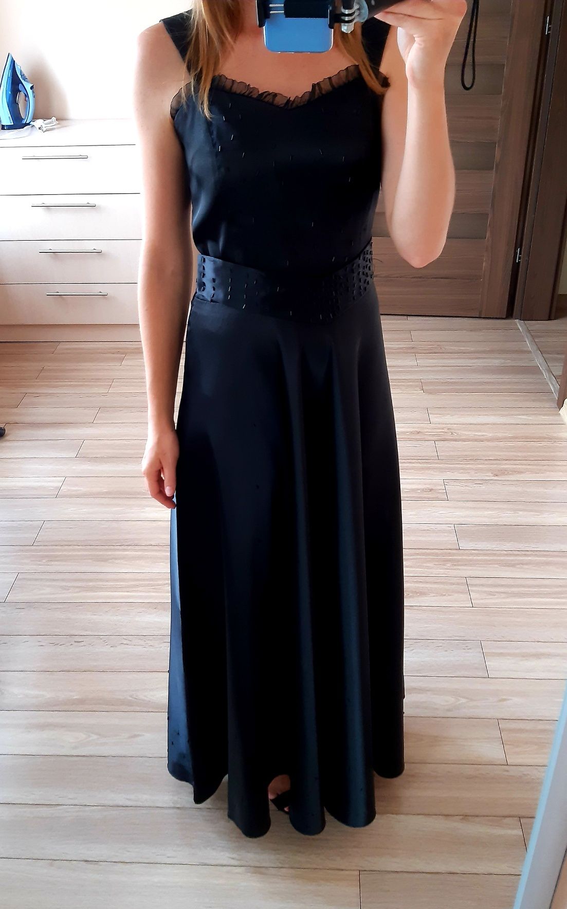 Czarna sukienka koktajlowa maxi, szyta na zamówienie