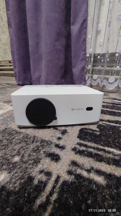 Проєктор Vankyo Leisure 470 Neo