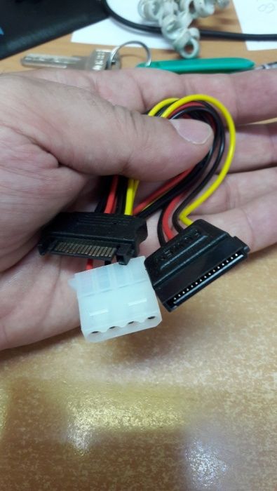 Переходник из SATA(сата) папа -> MOLEX(молекс) папа + SATA мама