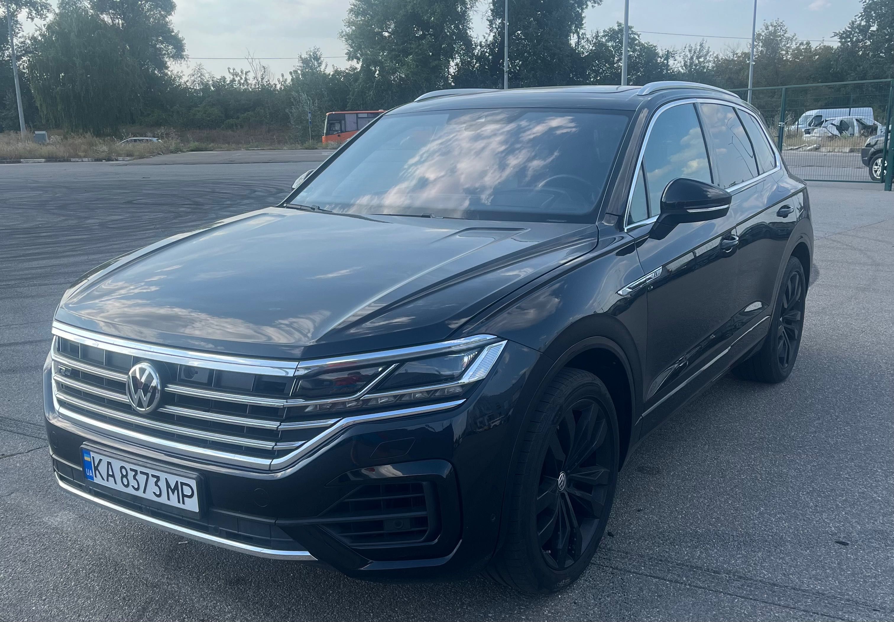 Volkswagen Touareg 2018  3.0 TDI AT (287 к.с.) AWD • R-Line