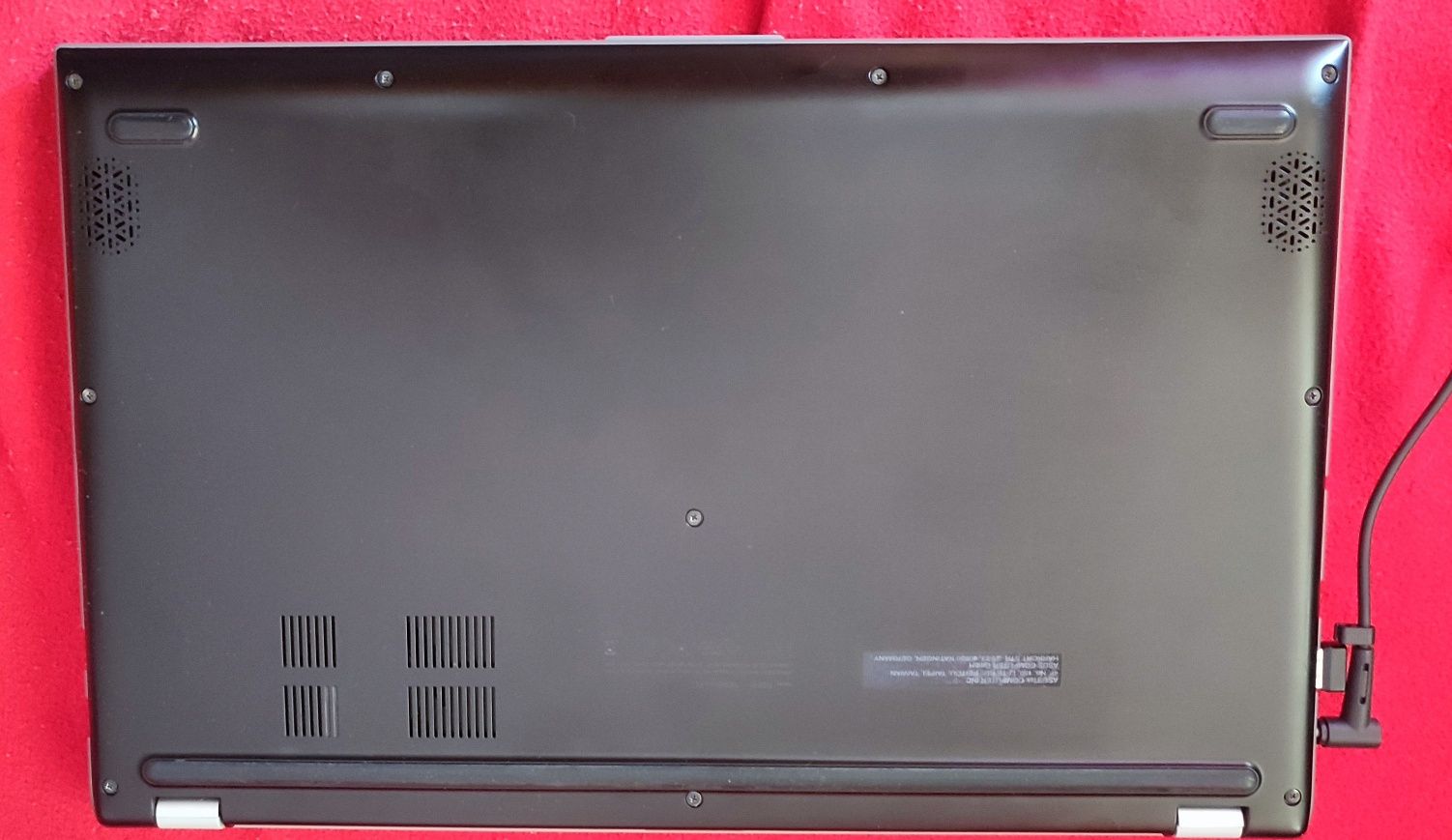 Laptop Asus Vivobook 15 X512FA i5-8265U/20GB_DDR4/1TB_SSD+1TB_HDD