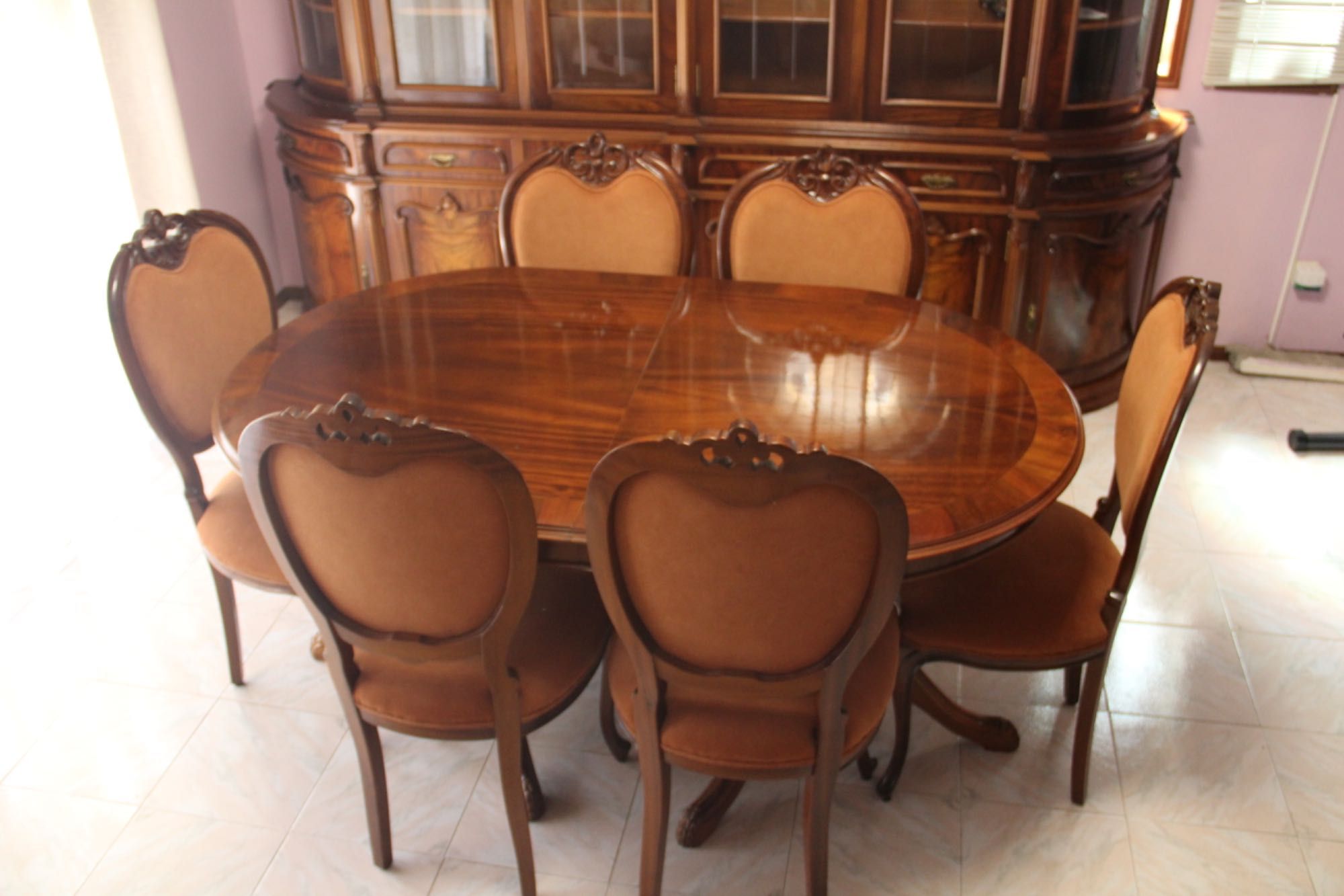 Mesa de sala extensível com 6 cadeiras