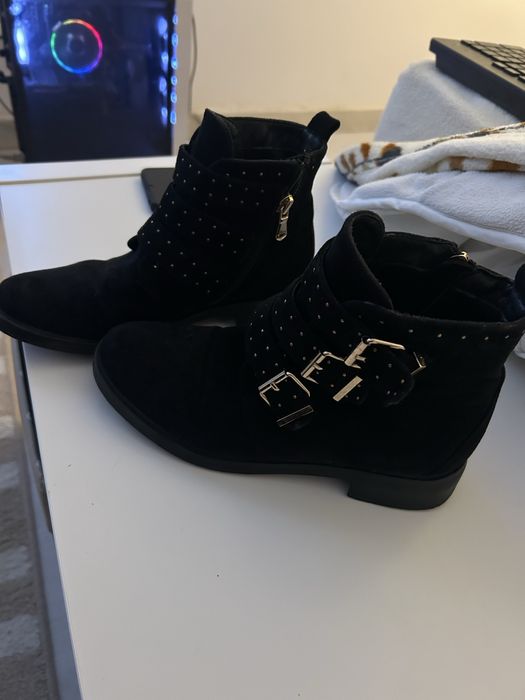 Botas pretas numero 35