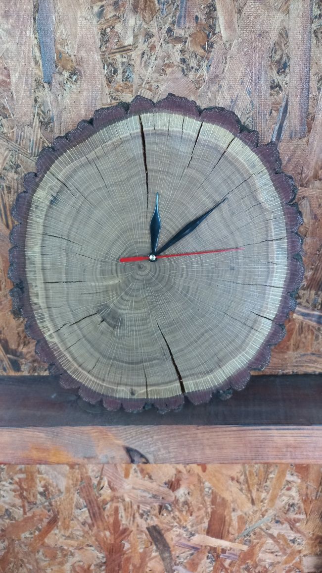 Настінні годинники, з дерева дуб, товщина: 3,5 см...