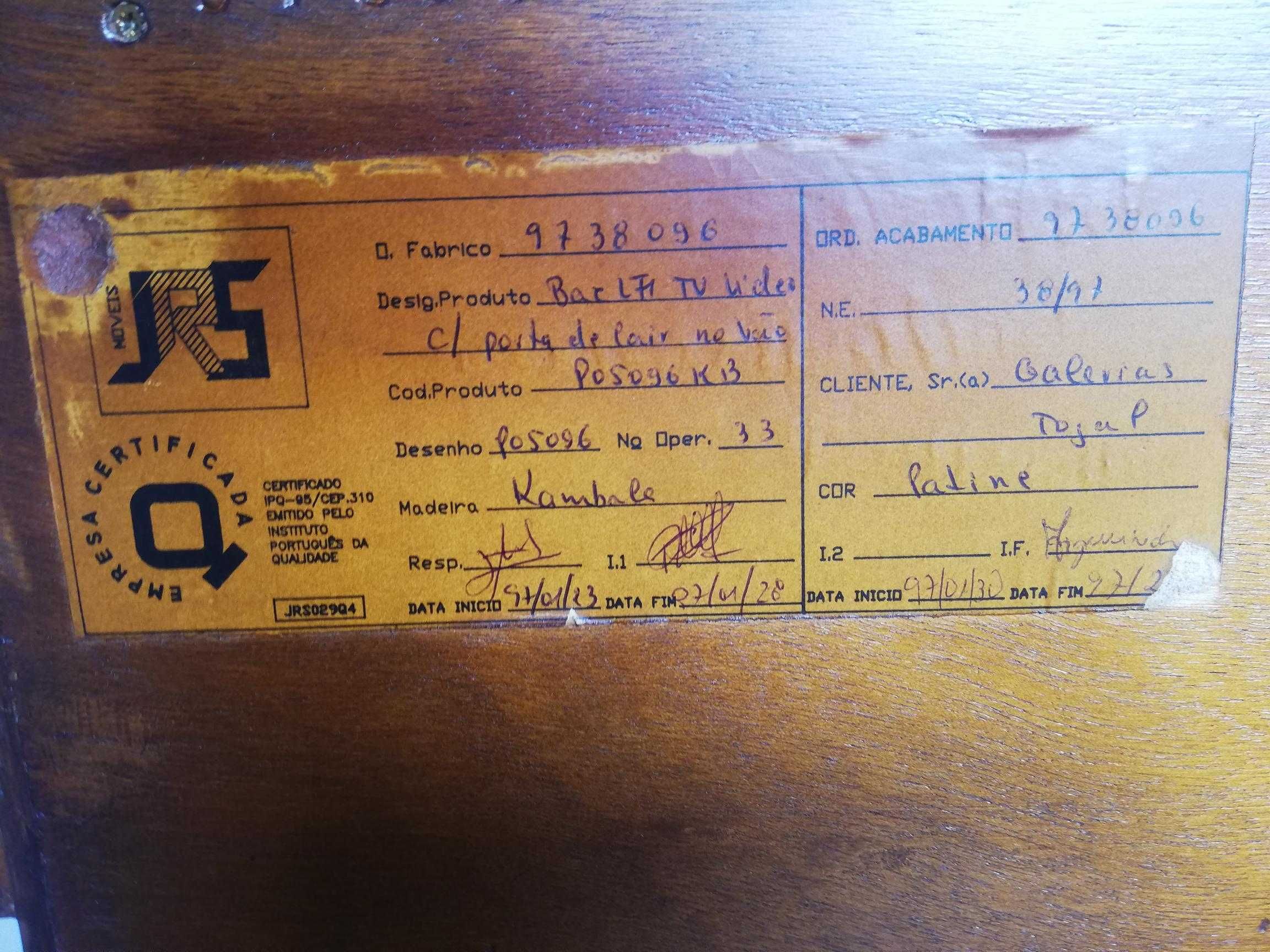 Móvel para Bar /TV com assinatura do fabricante
