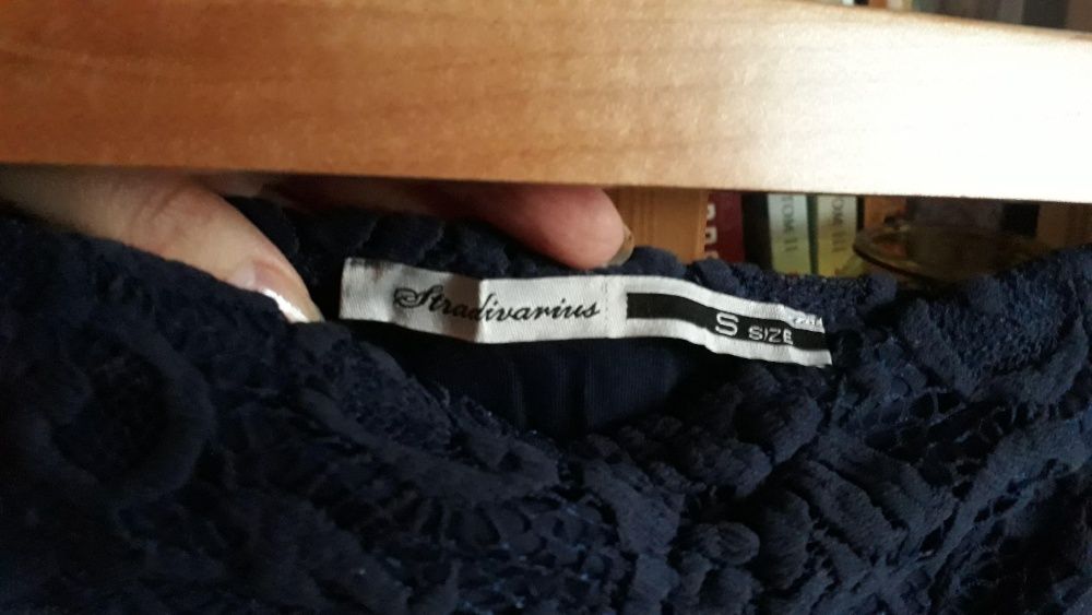 Stradivarius sukienka XS granatowa koronkowa
