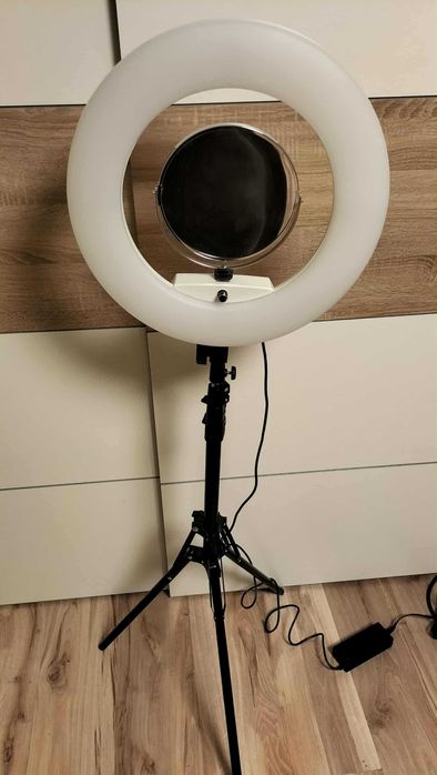 Lampa pierscieniowa led z wyświetlaczem i pilotem 18 cali 96w