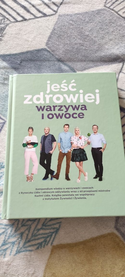 Książka kucharska, warzywa i owoce