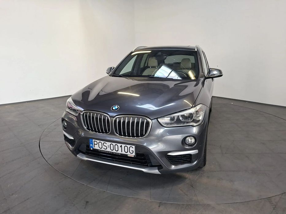 BMW X1 xDrive18d xLine, nawigacja, LED, skórzana tapicerka, dach panoramiczny