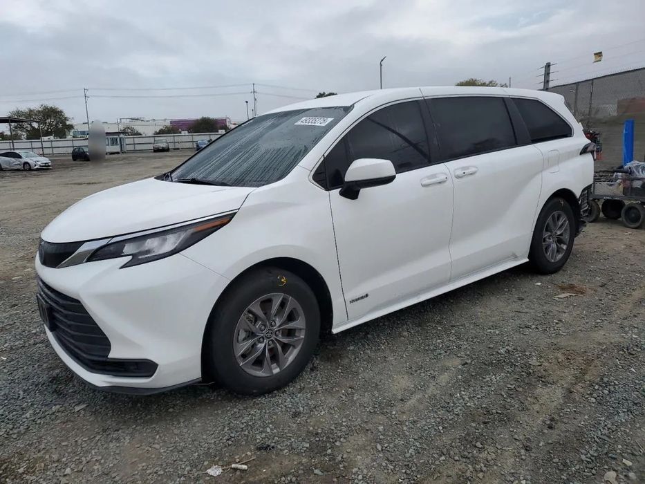 Toyota Sienna Toyota Sienna ! 2.5L ! Niski koszt naprawy ! Import USA ! FULL wersja