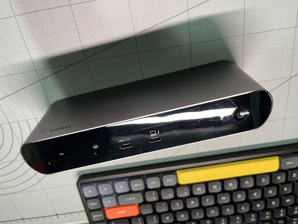 Док-станція Belkin Thunderbolt 4 Triple Display Dock