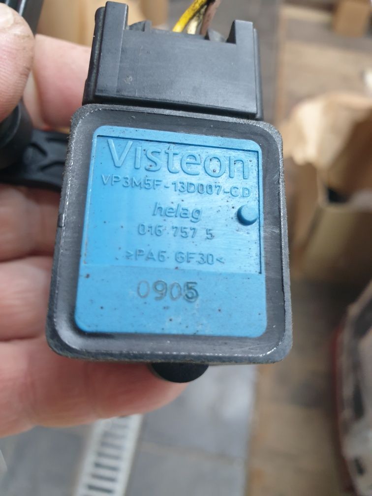 Czujnik poziomowania  regulacji xenonu volvo V50 2005 rok  tył