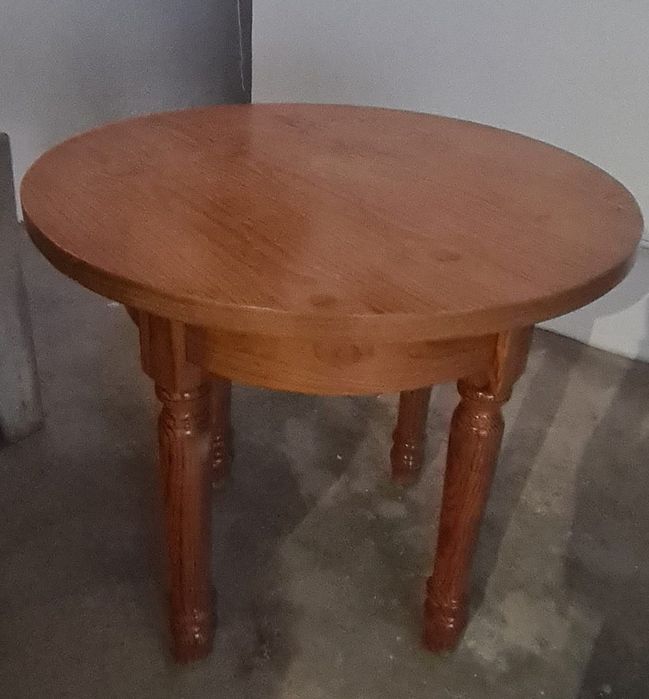 Mesa de madeira maciça