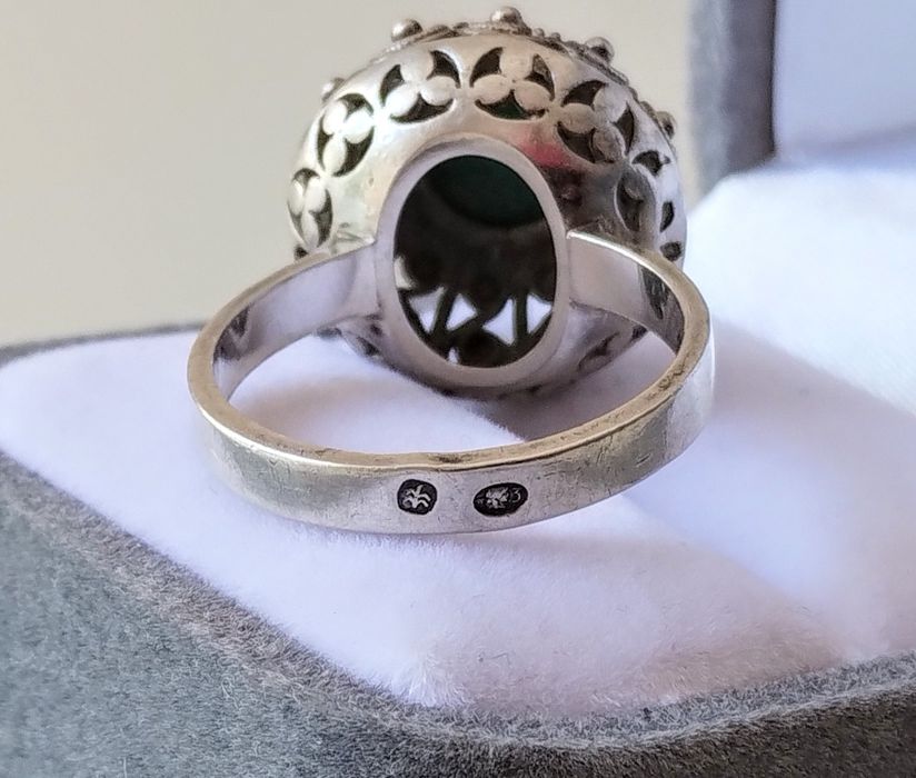 Śliczny srebrny  pierścionek Warmet Poziomka. PRL.