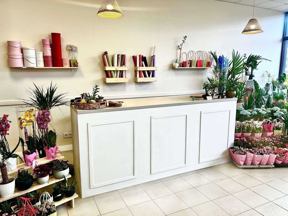 Ręcznie robiona lada sklepowa z litego drewna