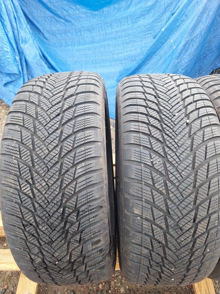 Opony zimowe Bridgestone Blizzak LM 001  235 55 r18