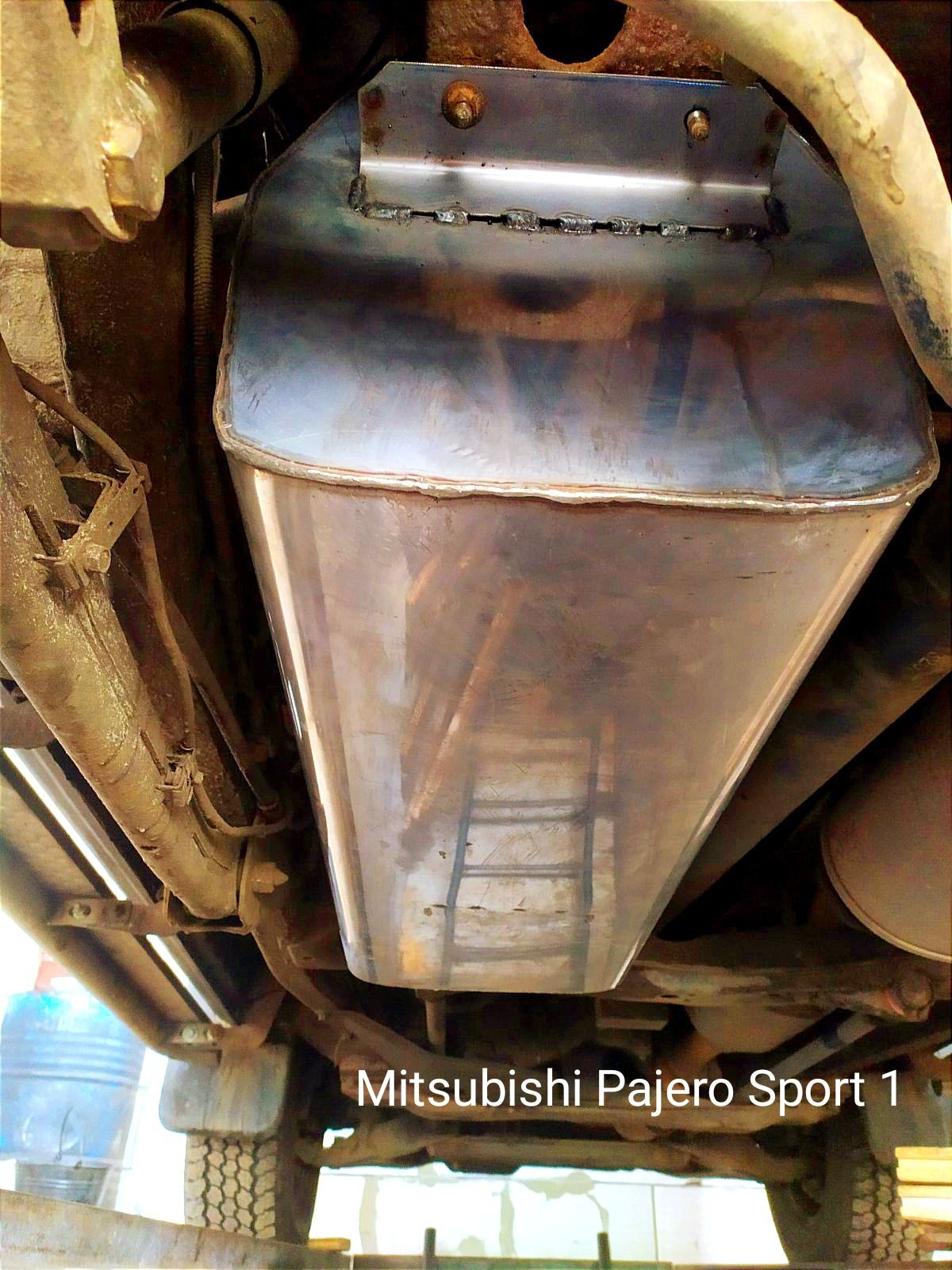 Mitsubishi Pajero Wagon Sport L200 паливний бак топливный бензобак