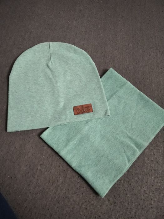 Czapka i komin w zestawie