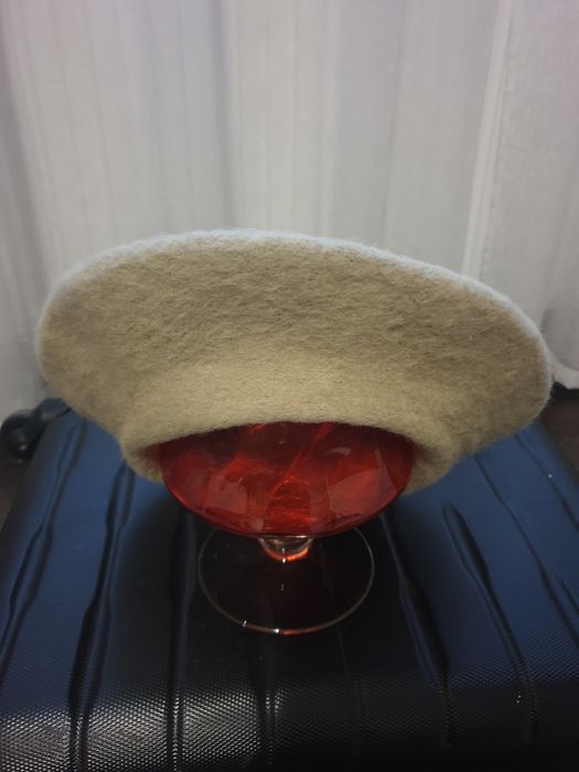Beret wełniany jasno bezowy