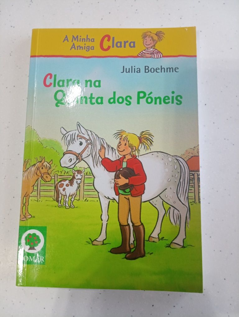 Livro "Clara na Quinta dia Poneis"