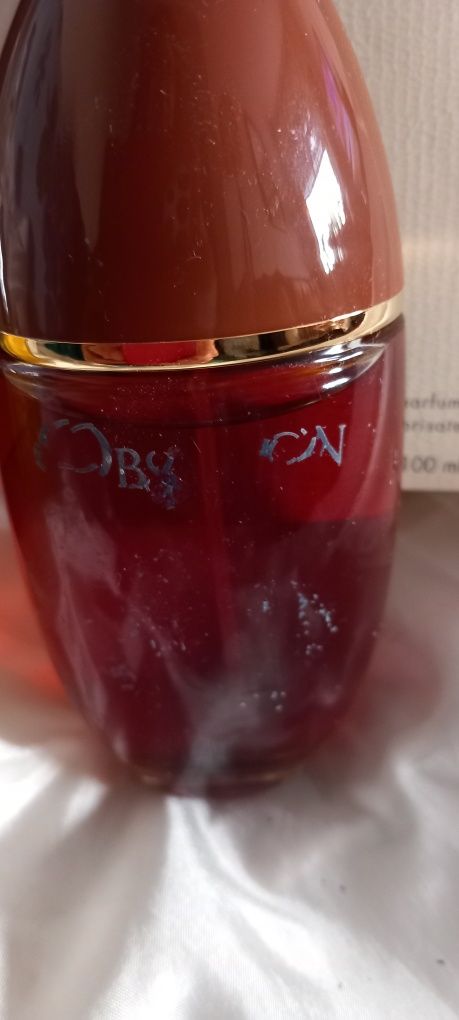 Perfumes antigos selados