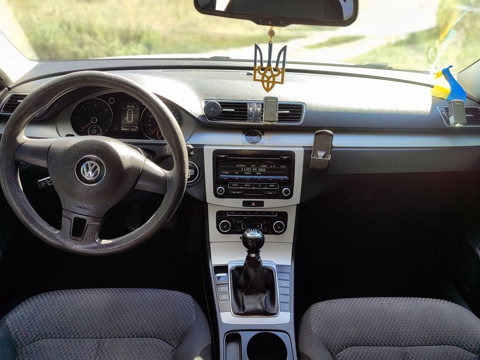 Продам автомобіль Volkswagen Passat B7