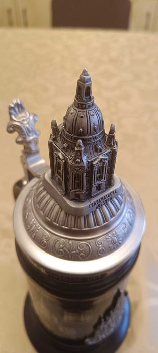 Kufel kolekcjonerski porcelanowy " Katedra Marii Panny Drezno "