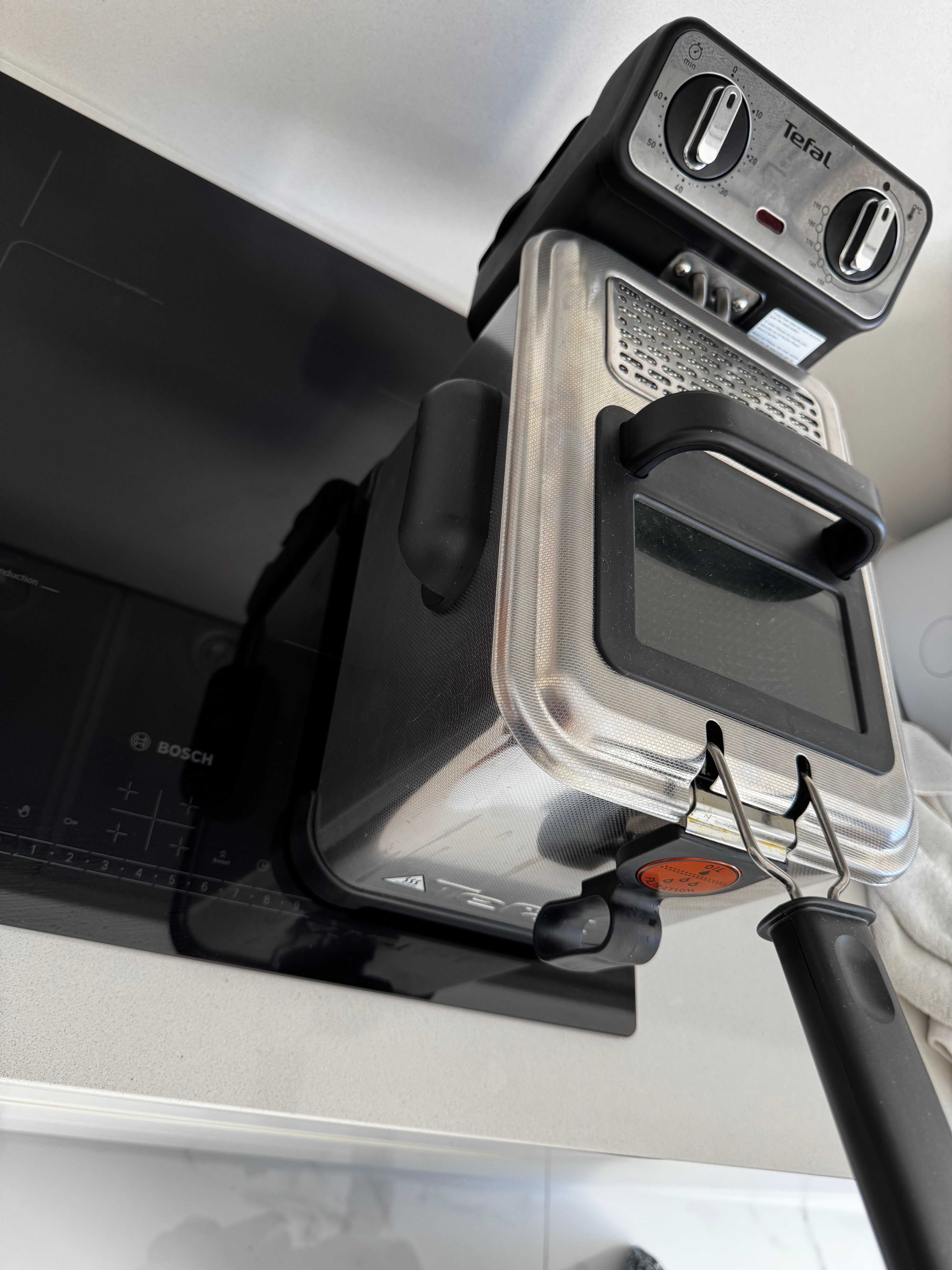 Fritadeira eletrica Tefal com pouco uso