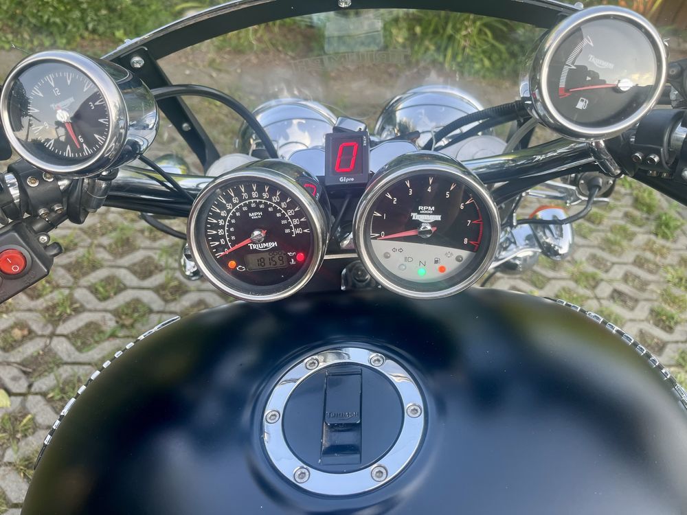 TRIUMPH Rocket III classic