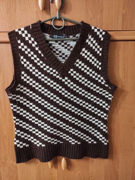 Трендовий універсальний жилет