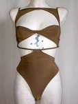 Obcisłe body z wycięciami XS/34 PrettyLittleThing