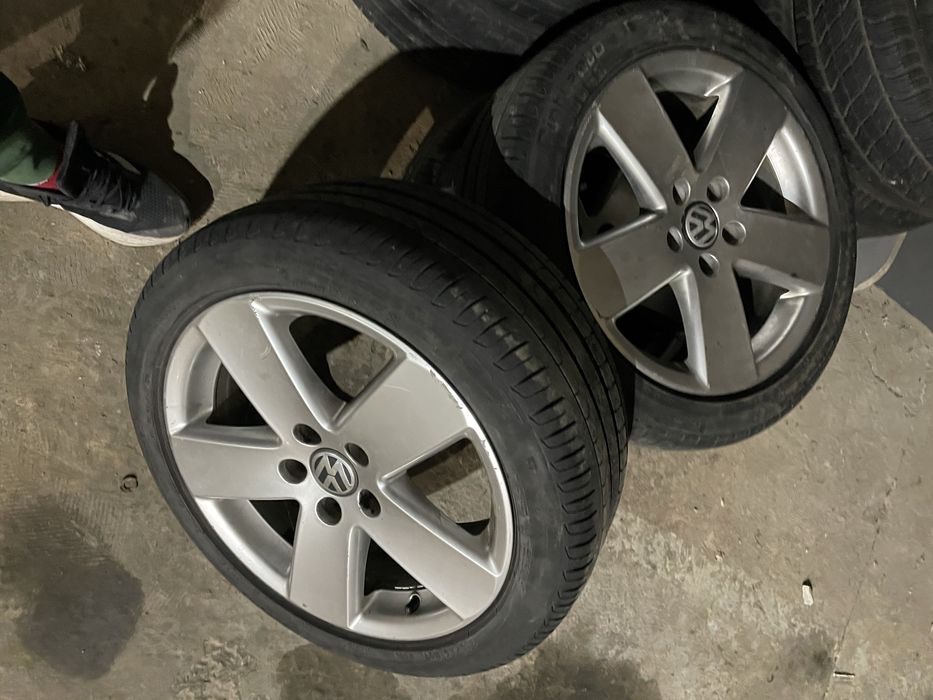 КОМПЛЕКТ Диски оригінальні VW passat R17 з гумою пассат Б6 Б7