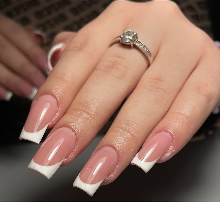 • Манікюр Дніпро