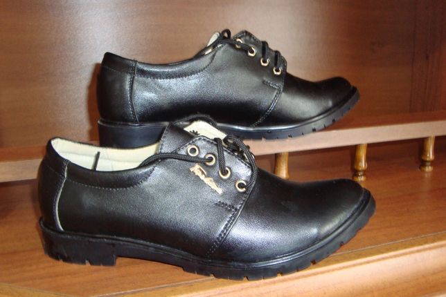 Туфлі чорні класичні