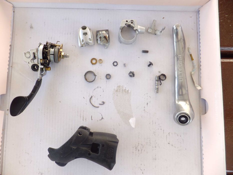 Klamkomanetka prawa ultegra ST 6510, uszkodzona, na części 9s