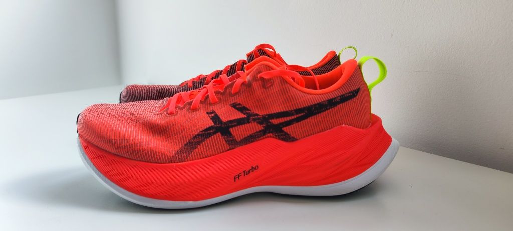 ASICS Superblast Sunrise Red / Black (EUR 42; UK 7½; 26,5CM)