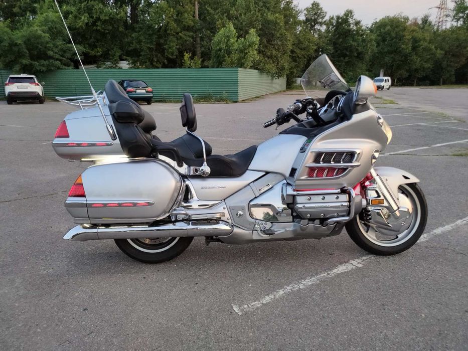 HONDA GOLD WING 1800 , 39000 родного пробега  новая резина Bridgestone