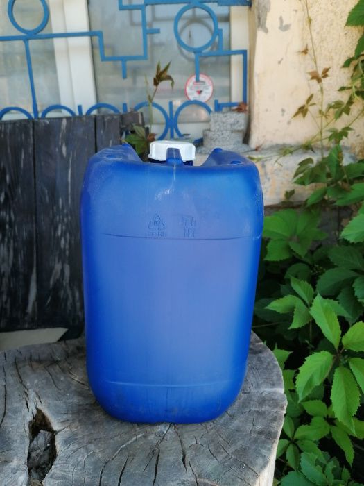 Продам канистры 25л, 10л