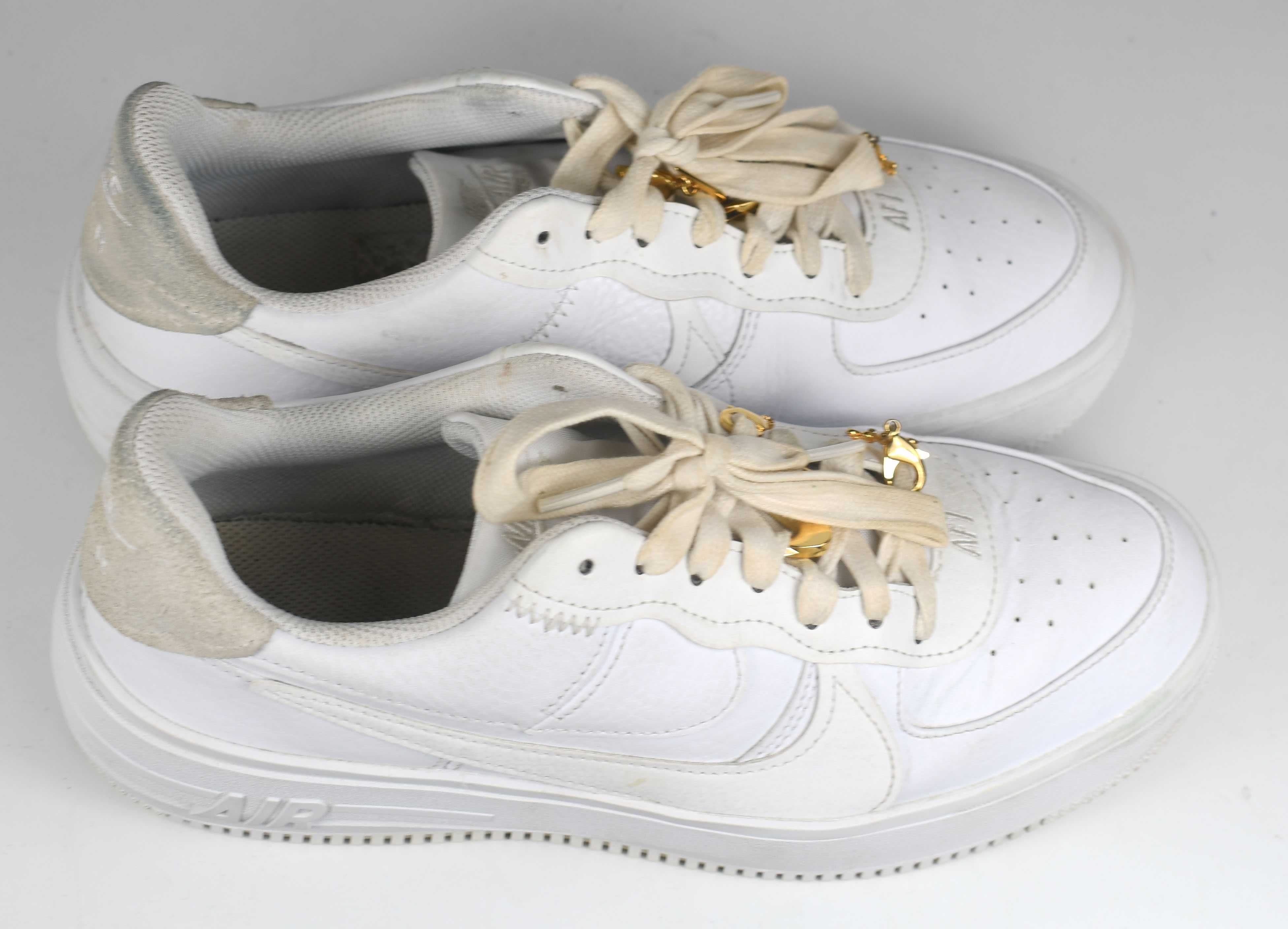 Używane  Nike Wmns Air Force 1 Low PLT.AF.ORM FB8473 roz. 41