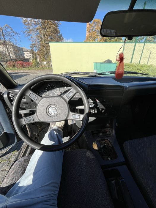 Продам  бмв е30, 1.8