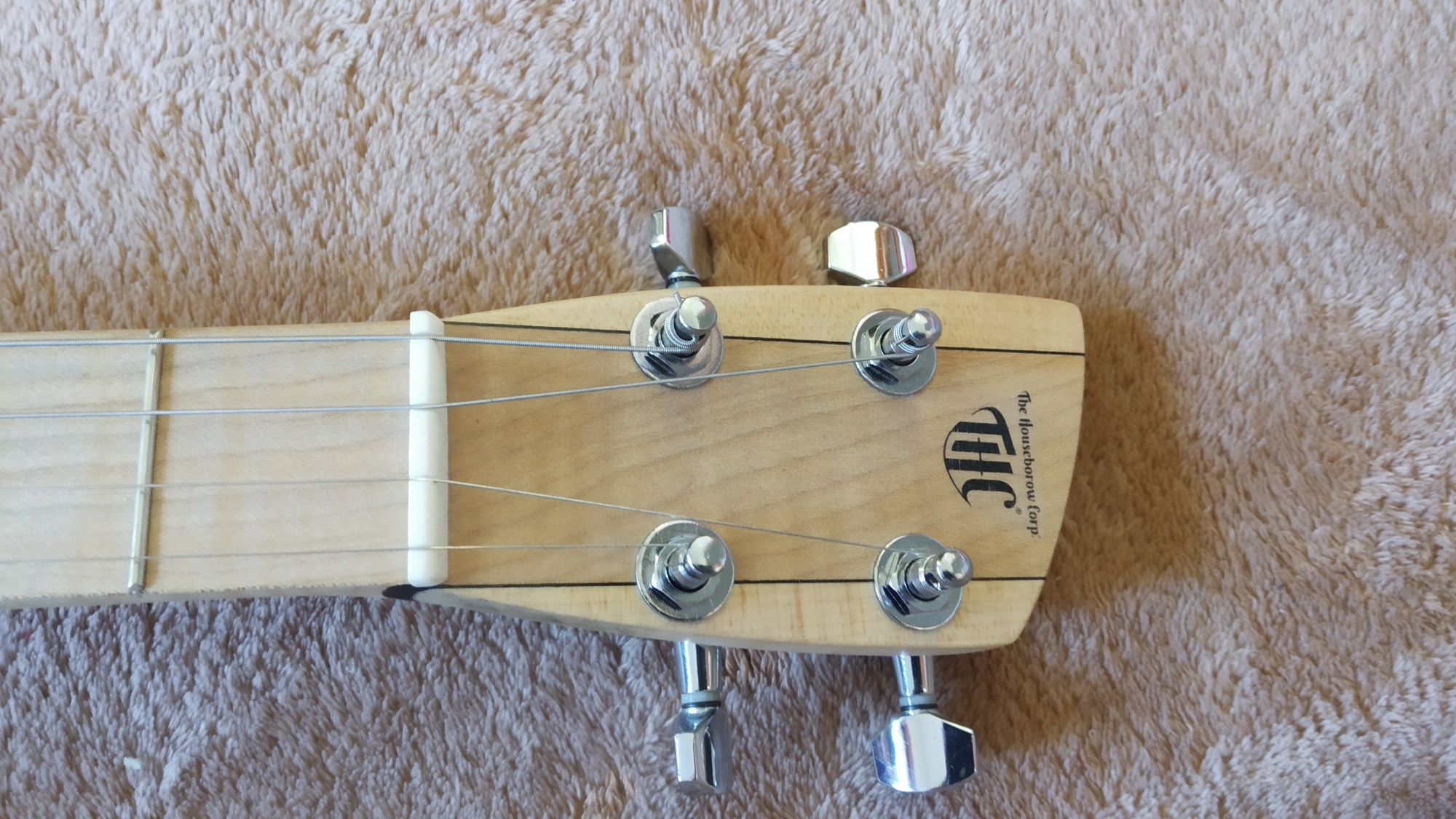 Guitarra cigar box 4 cordas