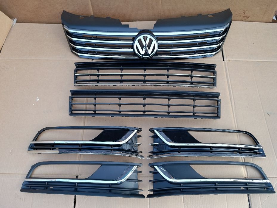 Решітка радіатора Volkswagen Passat b7 решетки в бампер пассат б7