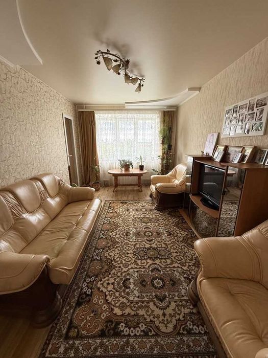 4-кімнатна з балконом і лоджією! Сади-2