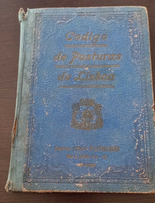 Conjunto de Livros Antigos
