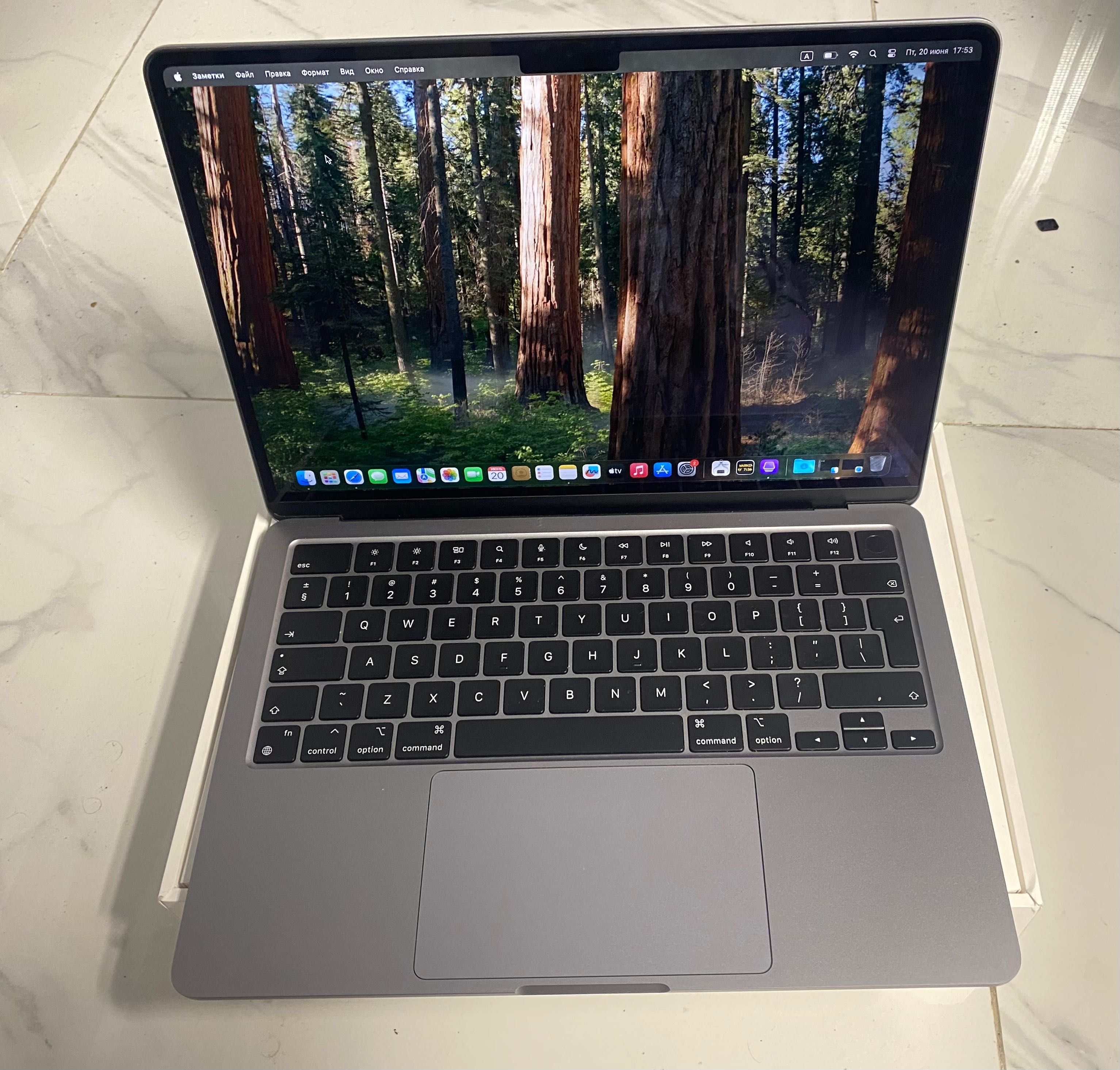 Macbook Air M2 A2681