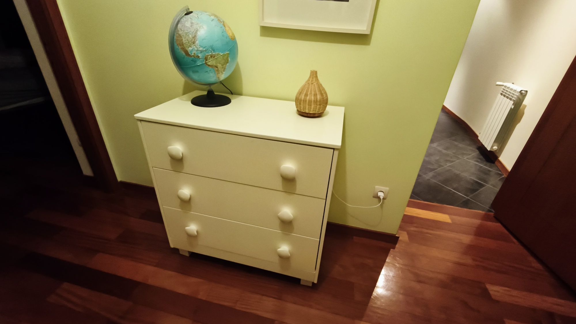 Cómoda quarto como nova