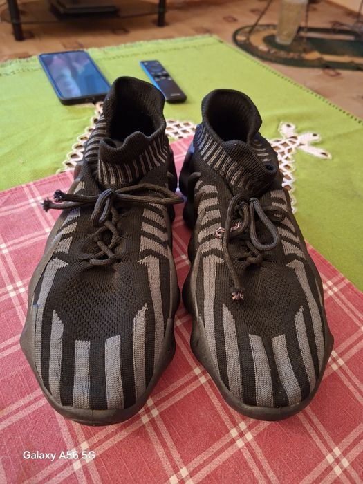 Кросівки літні  чоловічі 42,5 розмір нові Італія літні