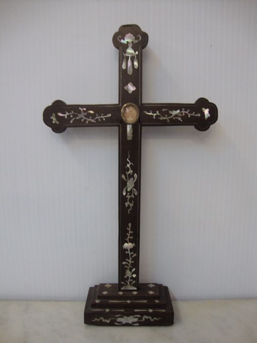 Cruz antiga em madeira