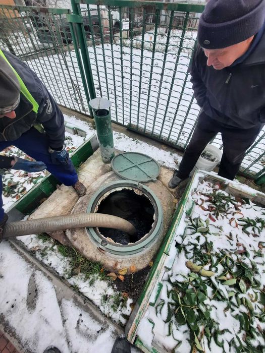 Послуги мулососа, асенізатор, чистка септика від мулу